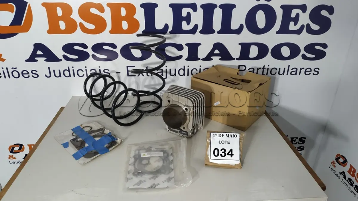 LOTE 034 - 01 CILINDRO NX 400 FALCON E 01 PAR DE MOLAS DIANTEIRA DO CHRYSLER GRAND CARAVAN 3.3 V6. (NO ESTADO) ATENÇÃO! FAZER A VISITAÇÃO ANTES DE ARREMATAR, NÃO SABEMOS SE FUNCIONA. LEILÃO NÃO TEM GARANTIA E NEM DEVOLUÇÃO, SUJEITO A POSSÍVEIS AVARIAS VISÍVEIS/OCULTAS E/OU AUSÊNCIA DE COMPONENTES.