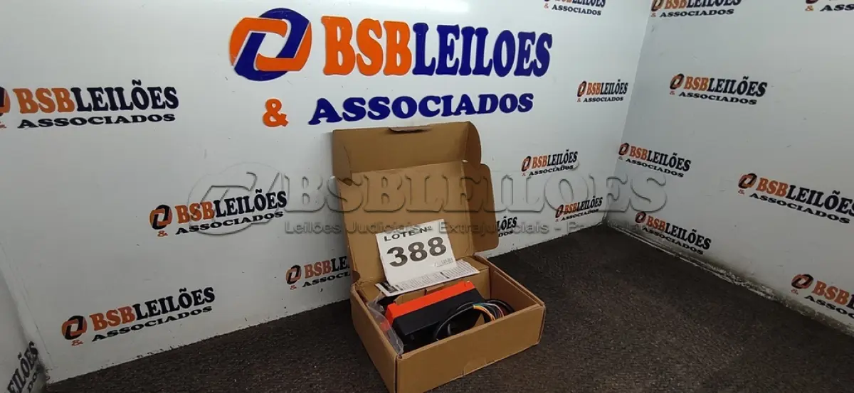 LOTE 388 - 01 - CONTROLE REMOTO PONTE PÓRTICO GRUA TALHA VAC F21-E1B (NO ESTADO, NÃO SABEMOS SE FUNCIONA. LEILÃO NÃO TEM GARANTIA E NEM DEVOLUÇÃO, SUJEITO A POSSÍVEIS AVARIAS VISÍVEIS/OCULTAS E/OU AUSÊNCIA DE COMPONENTES)