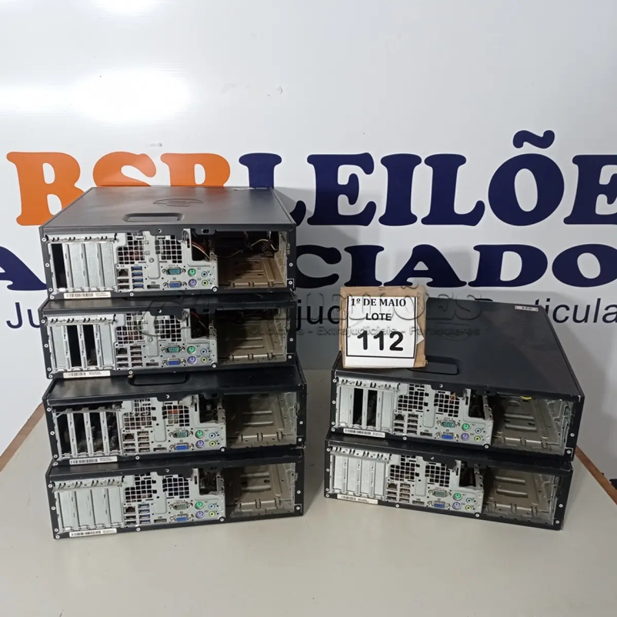 LOTE 112 - 06 CPUS MARCA HP PARA RETIRADA DE PEÇAS. (NO ESTADO) ATENÇÃO! FAZER A VISITAÇÃO ANTES DE ARREMATAR, NÃO SABEMOS SE FUNCIONA. LEILÃO NÃO TEM GARANTIA E NEM DEVOLUÇÃO, SUJEITO A POSSÍVEIS AVARIAS VISÍVEIS/OCULTAS E/OU AUSÊNCIA DE COMPONENTES.