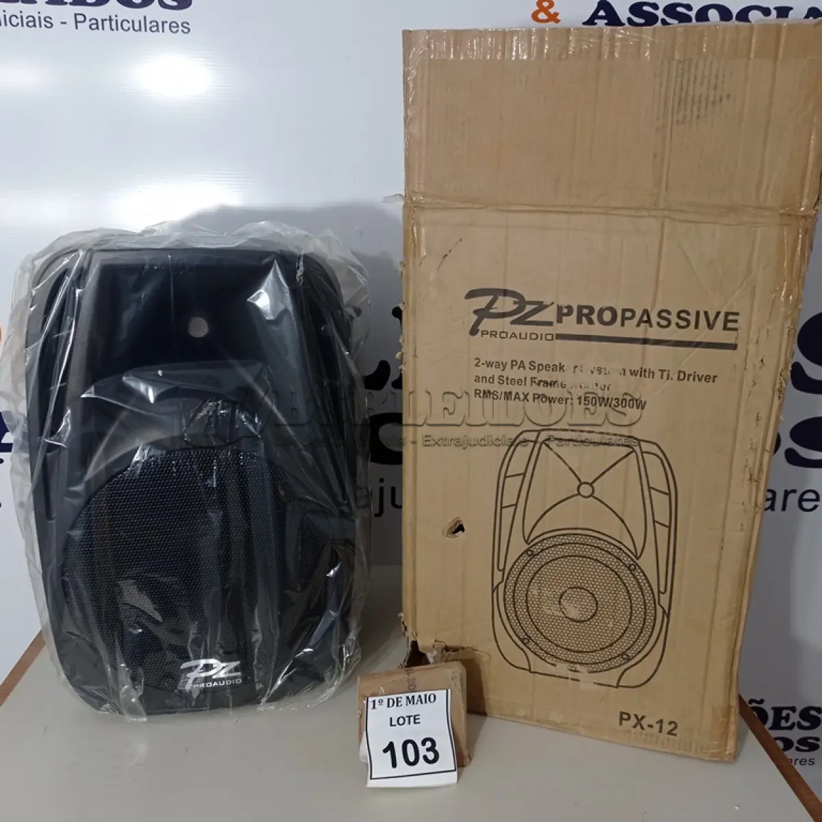 LOTE 103 - 01 CAIXA DE SOM PZPROPASSIVE PX-12. (NO ESTADO) ATENÇÃO! FAZER A VISITAÇÃO ANTES DE ARREMATAR, NÃO SABEMOS SE FUNCIONA. LEILÃO NÃO TEM GARANTIA E NEM DEVOLUÇÃO, SUJEITO A POSSÍVEIS AVARIAS VISÍVEIS/OCULTAS E/OU AUSÊNCIA DE COMPONENTES.