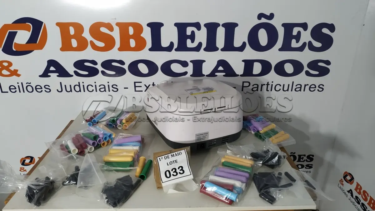 LOTE 033 - 01 APARELHO DE CENTRIFUGA PROFISSIONAL GTSPIN COM AVARIAS. (NO ESTADO) ATENÇÃO! FAZER A VISITAÇÃO ANTES DE ARREMATAR, NÃO SABEMOS SE FUNCIONA. LEILÃO NÃO TEM GARANTIA E NEM DEVOLUÇÃO, SUJEITO A POSSÍVEIS AVARIAS VISÍVEIS/OCULTAS E/OU AUSÊNCIA DE COMPONENTES.