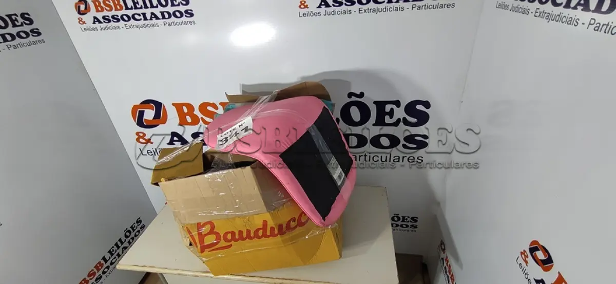 LOTE 341 - ITENS CADEIRAS DIVERSOS (NO ESTADO, NÃO SABEMOS SE FUNCIONA. LEILÃO NÃO TEM GARANTIA E NEM DEVOLUÇÃO, SUJEITO A POSSÍVEIS AVARIAS VISÍVEIS/OCULTAS E/OU AUSÊNCIA DE COMPONENTES)