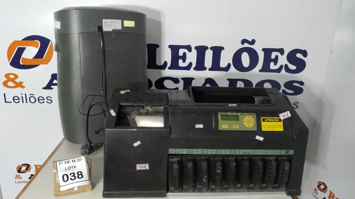 LOTE 038 - 01 FRAGMENTADORA DE PAPEL E 01 MÁQUINA DE CONTAR MOEDAS. (NO ESTADO) ATENÇÃO! FAZER A VISITAÇÃO ANTES DE ARREMATAR, NÃO SABEMOS SE FUNCIONA. LEILÃO NÃO TEM GARANTIA E NEM DEVOLUÇÃO, SUJEITO A POSSÍVEIS AVARIAS VISÍVEIS/OCULTAS E/OU AUSÊNCIA DE COMPONENTES.
