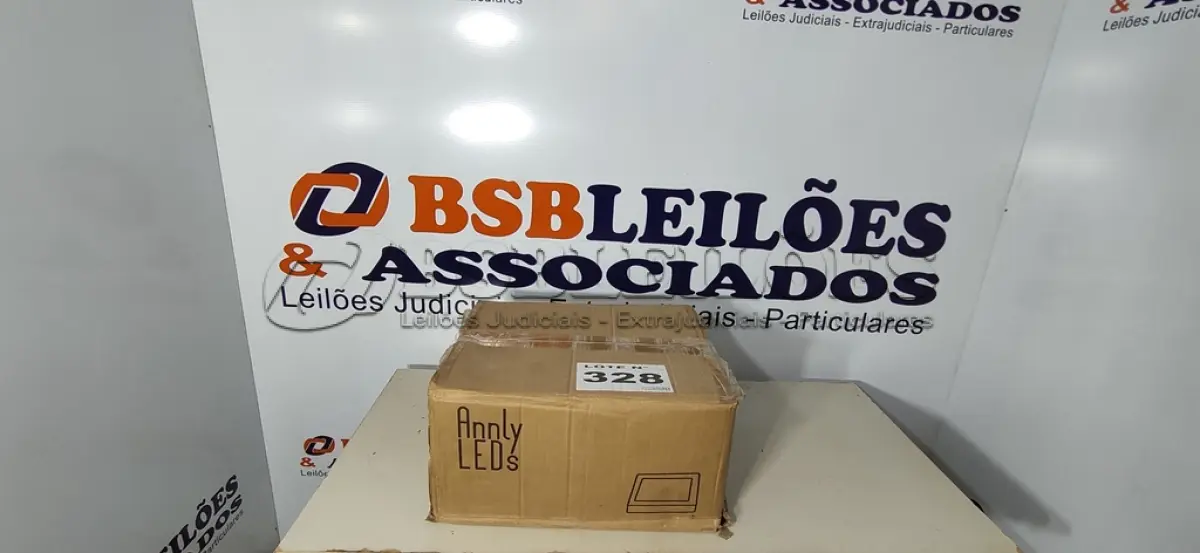 LOTE 328 - 40 - PAINEL LED 18W 22X22MM BIVOLT (NO ESTADO, NÃO SABEMOS SE FUNCIONA. LEILÃO NÃO TEM GARANTIA E NEM DEVOLUÇÃO, SUJEITO A POSSÍVEIS AVARIAS VISÍVEIS/OCULTAS E/OU AUSÊNCIA DE COMPONENTES)