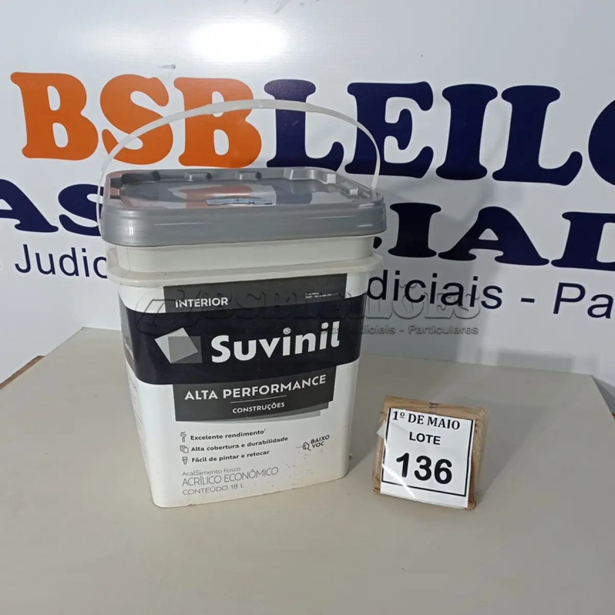 LOTE 136 - 01 BALDE DE TINTA SUVINIL INTERIORES FOSCOS 18L NA COR FOSCO BRANCO. VENCIMENTO 10/2027 (NOVO) (NO ESTADO) ATENÇÃO! FAZER A VISITAÇÃO ANTES DE ARREMATAR, NÃO SABEMOS SE FUNCIONA. LEILÃO NÃO TEM GARANTIA E NEM DEVOLUÇÃO, SUJEITO A POSSÍVEIS AVARIAS VISÍVEIS/OCULTAS E/OU AUSÊNCIA DE COMPONENTES.