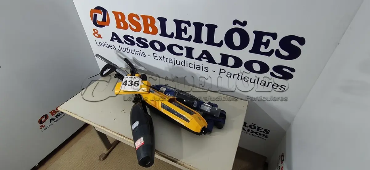 LOTE 436 - 03 – ASPIRADORES DE PO DIVERSOS (NO ESTADO, NÃO SABEMOS SE FUNCIONA. LEILÃO NÃO TEM GARANTIA E NEM DEVOLUÇÃO, SUJEITO A POSSÍVEIS AVARIAS VISÍVEIS/OCULTAS E/OU AUSÊNCIA DE COMPONENTES)