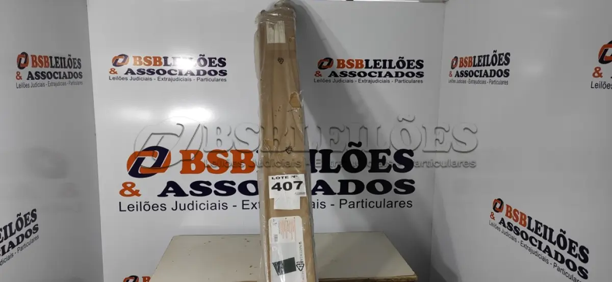 LOTE 407 - 01 - TOLDO RETRÁTIL POLIÉSTER MANUAL VERDE 2,50X2,50M (NO ESTADO, NÃO SABEMOS SE FUNCIONA. LEILÃO NÃO TEM GARANTIA E NEM DEVOLUÇÃO, SUJEITO A POSSÍVEIS AVARIAS VISÍVEIS/OCULTAS E/OU AUSÊNCIA DE COMPONENTES)