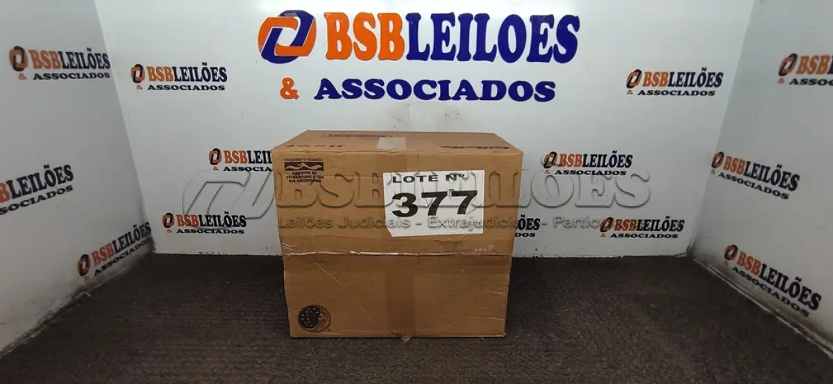 LOTE 377 - 05 – MOTORES DIVERSOS (NO ESTADO, NÃO SABEMOS SE FUNCIONA. LEILÃO NÃO TEM GARANTIA E NEM DEVOLUÇÃO, SUJEITO A POSSÍVEIS AVARIAS VISÍVEIS/OCULTAS E/OU AUSÊNCIA DE COMPONENTES)