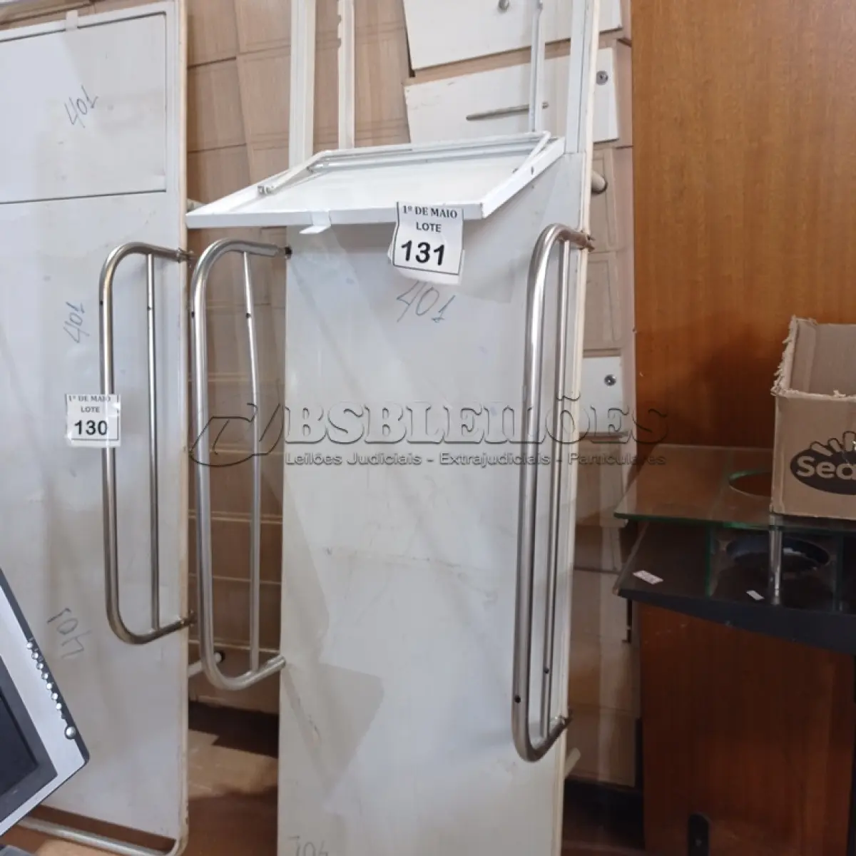 LOTE 131 - 01 MACA PARA TRANSPORTE. (NO ESTADO) ATENÇÃO! FAZER A VISITAÇÃO ANTES DE ARREMATAR, NÃO SABEMOS SE FUNCIONA. LEILÃO NÃO TEM GARANTIA E NEM DEVOLUÇÃO, SUJEITO A POSSÍVEIS AVARIAS VISÍVEIS/OCULTAS E/OU AUSÊNCIA DE COMPONENTES.