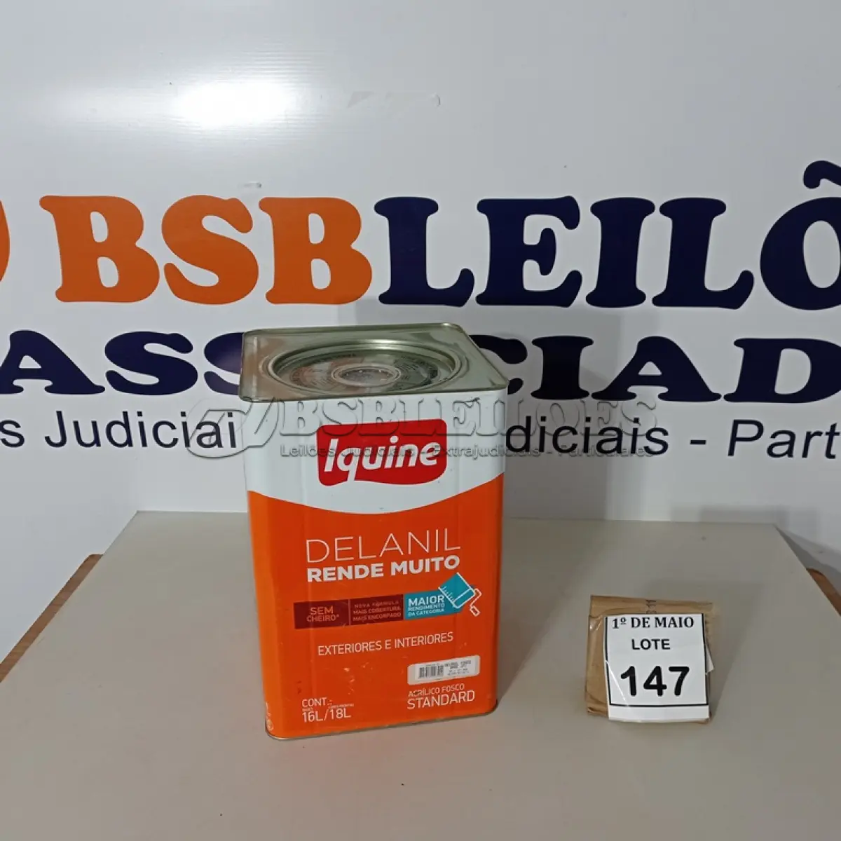 LOTE 147 - 01 LATA DE TINTA EXTERIOR/INTERIOR DE 16/18L DELANIL FOSCO MARCA IQUINE. (NOVO) (NO ESTADO) ATENÇÃO! FAZER A VISITAÇÃO ANTES DE ARREMATAR, NÃO SABEMOS SE FUNCIONA. LEILÃO NÃO TEM GARANTIA E NEM DEVOLUÇÃO, SUJEITO A POSSÍVEIS AVARIAS VISÍVEIS/OCULTAS E/OU AUSÊNCIA DE COMPONENTES.