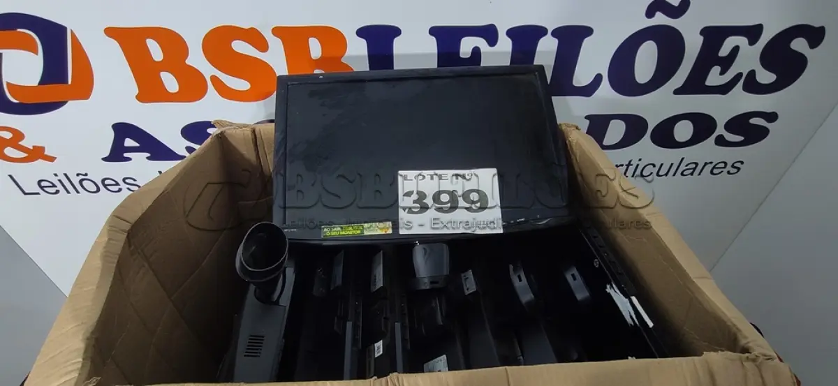 LOTE 399 - 09 – MONITORES DIVERSOS (NO ESTADO, NÃO SABEMOS SE FUNCIONA. LEILÃO NÃO TEM GARANTIA E NEM DEVOLUÇÃO, SUJEITO A POSSÍVEIS AVARIAS VISÍVEIS/OCULTAS E/OU AUSÊNCIA DE COMPONENTES)