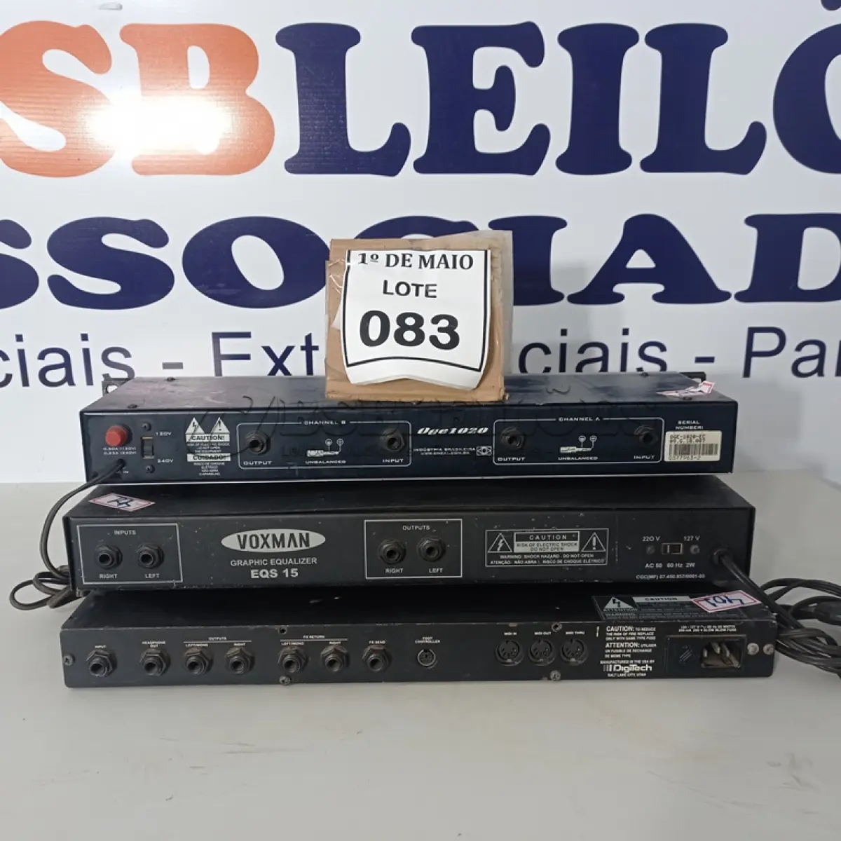 LOTE 083 - 03 EQUALIZADORES MARCAS E MODELOS DIVERSOS. (NO ESTADO) ATENÇÃO! FAZER A VISITAÇÃO ANTES DE ARREMATAR, NÃO SABEMOS SE FUNCIONA. LEILÃO NÃO TEM GARANTIA E NEM DEVOLUÇÃO, SUJEITO A POSSÍVEIS AVARIAS VISÍVEIS/OCULTAS E/OU AUSÊNCIA DE COMPONENTES.
