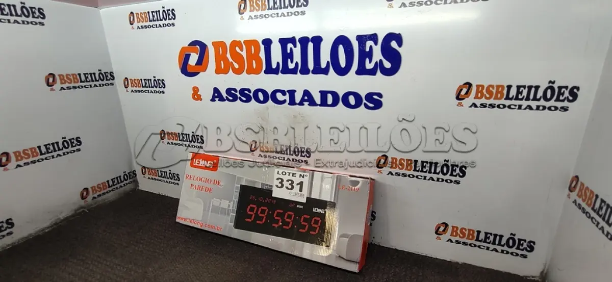 LOTE 331 - 01 - RELÓGIO DE PAREDE DIGITAL LELONG 2119 (NO ESTADO, NÃO SABEMOS SE FUNCIONA. LEILÃO NÃO TEM GARANTIA E NEM DEVOLUÇÃO, SUJEITO A POSSÍVEIS AVARIAS VISÍVEIS/OCULTAS E/OU AUSÊNCIA DE COMPONENTES)