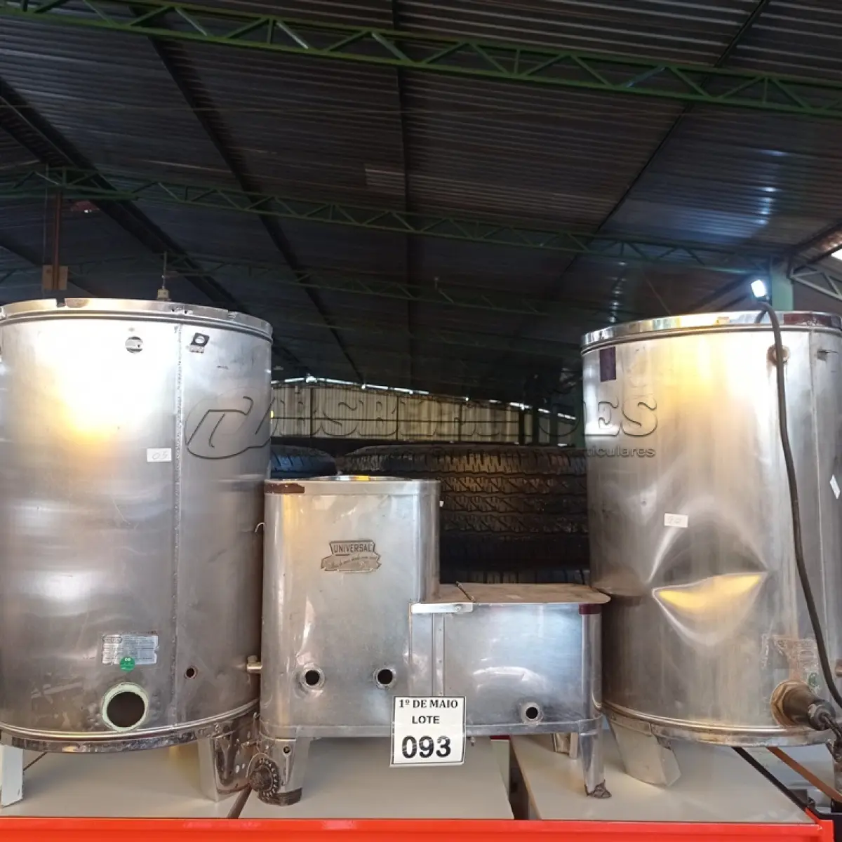 LOTE 093 - 03 CAFETEIRAS EM INOX COM AVARIAS.  (NO ESTADO) ATENÇÃO! FAZER A VISITAÇÃO ANTES DE ARREMATAR, NÃO SABEMOS SE FUNCIONA. LEILÃO NÃO TEM GARANTIA E NEM DEVOLUÇÃO, SUJEITO A POSSÍVEIS AVARIAS VISÍVEIS/OCULTAS E/OU AUSÊNCIA DE COMPONENTES.