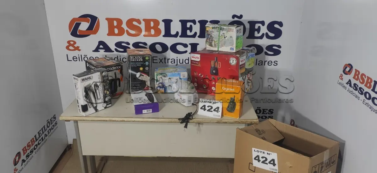 LOTE 424 - 09 – ELETRODOMÉSTICOS DIVERSOS (NO ESTADO, NÃO SABEMOS SE FUNCIONA. LEILÃO NÃO TEM GARANTIA E NEM DEVOLUÇÃO, SUJEITO A POSSÍVEIS AVARIAS VISÍVEIS/OCULTAS E/OU AUSÊNCIA DE COMPONENTES)
