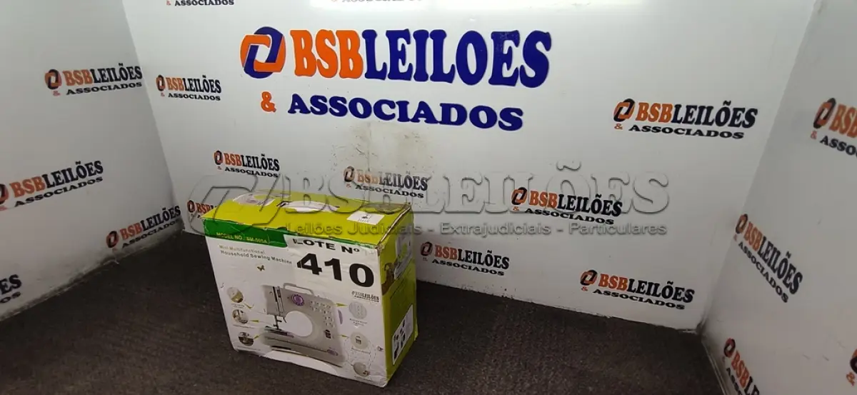 LOTE 410 - 01 - MÁQUINA DE COSTURA MULTIFUNCIONAL PORTÁTIL FACILITA SM-505A (NO ESTADO, NÃO SABEMOS SE FUNCIONA. LEILÃO NÃO TEM GARANTIA E NEM DEVOLUÇÃO, SUJEITO A POSSÍVEIS AVARIAS VISÍVEIS/OCULTAS E/OU AUSÊNCIA DE COMPONENTES)