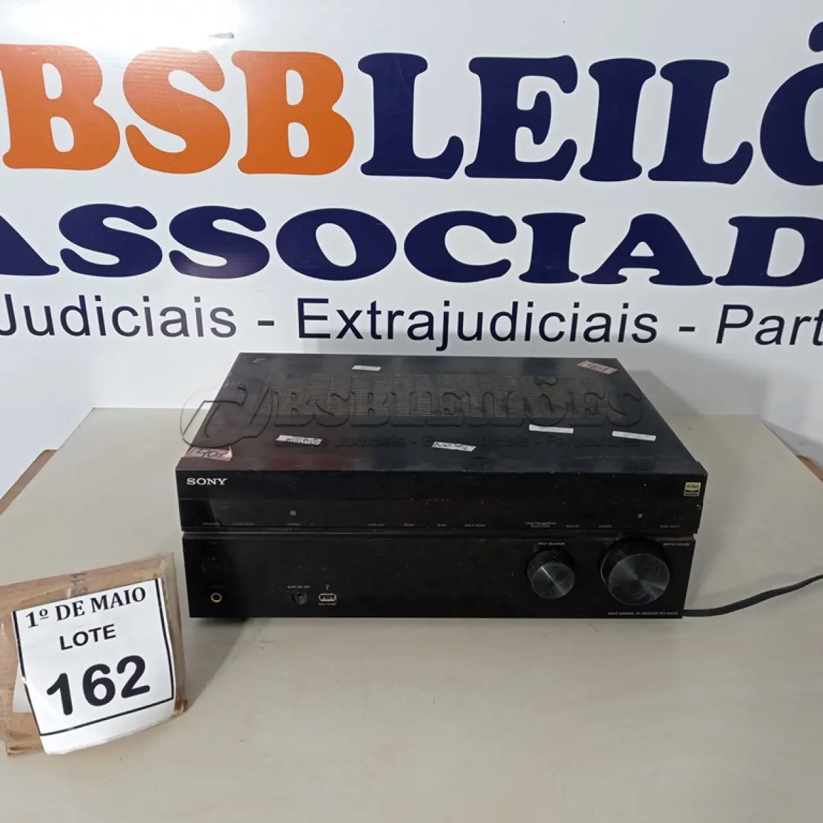 LOTE 162 - 01 RECEIVER, MODELO STRTH750 MARCA SONY.  (NO ESTADO) ATENÇÃO! FAZER A VISITAÇÃO ANTES DE ARREMATAR, NÃO SABEMOS SE FUNCIONA. LEILÃO NÃO TEM GARANTIA E NEM DEVOLUÇÃO, SUJEITO A POSSÍVEIS AVARIAS VISÍVEIS/OCULTAS E/OU AUSÊNCIA DE COMPONENTES.