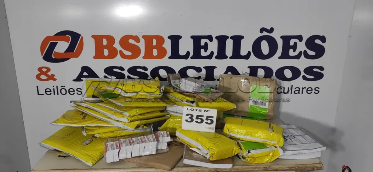 LOTE 355 - LOTE C/ ITENS DIVERSOS (NO ESTADO, NÃO SABEMOS SE FUNCIONA. LEILÃO NÃO TEM GARANTIA E NEM DEVOLUÇÃO, SUJEITO A POSSÍVEIS AVARIAS VISÍVEIS/OCULTAS E/OU AUSÊNCIA DE COMPONENTES)