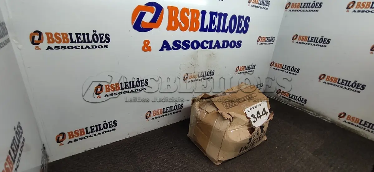 LOTE 344 - 01 - MÁQUINA DE FAZER SANGRIA EM FREIOS IJ-2150 (NO ESTADO, NÃO SABEMOS SE FUNCIONA. LEILÃO NÃO TEM GARANTIA E NEM DEVOLUÇÃO, SUJEITO A POSSÍVEIS AVARIAS VISÍVEIS/OCULTAS E/OU AUSÊNCIA DE COMPONENTES)