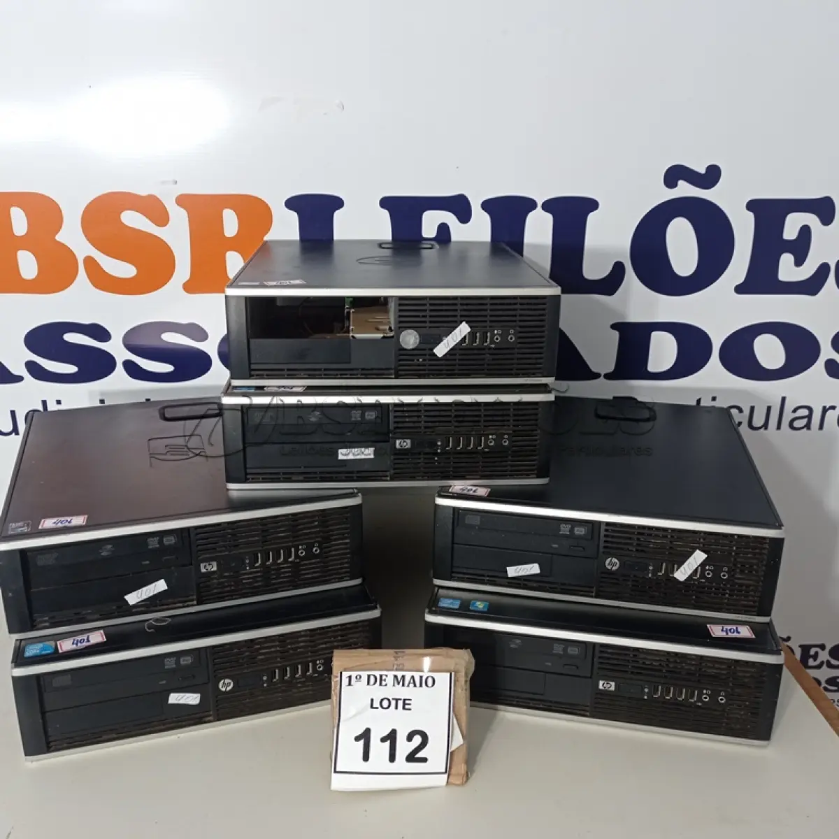 LOTE 112 - 06 CPUS MARCA HP PARA RETIRADA DE PEÇAS. (NO ESTADO) ATENÇÃO! FAZER A VISITAÇÃO ANTES DE ARREMATAR, NÃO SABEMOS SE FUNCIONA. LEILÃO NÃO TEM GARANTIA E NEM DEVOLUÇÃO, SUJEITO A POSSÍVEIS AVARIAS VISÍVEIS/OCULTAS E/OU AUSÊNCIA DE COMPONENTES.