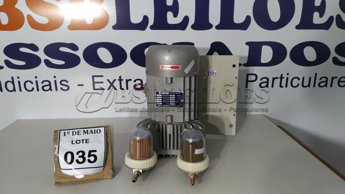 LOTE 035 - 01 BOMBA A VÁCUO TYPE XZ DRY RUNNING PUMP 220V. (NO ESTADO) ATENÇÃO! FAZER A VISITAÇÃO ANTES DE ARREMATAR, NÃO SABEMOS SE FUNCIONA. LEILÃO NÃO TEM GARANTIA E NEM DEVOLUÇÃO, SUJEITO A POSSÍVEIS AVARIAS VISÍVEIS/OCULTAS E/OU AUSÊNCIA DE COMPONENTES.
