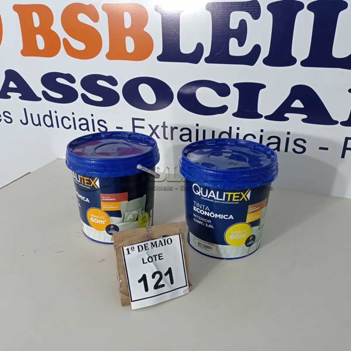 LOTE 121 - 02 GALÕES DE TINTA DE 3,6L AMARELO SOL MARCA QUALITEX. (NOVO) (NO ESTADO) ATENÇÃO! FAZER A VISITAÇÃO ANTES DE ARREMATAR, NÃO SABEMOS SE FUNCIONA. LEILÃO NÃO TEM GARANTIA E NEM DEVOLUÇÃO, SUJEITO A POSSÍVEIS AVARIAS VISÍVEIS/OCULTAS E/OU AUSÊNCIA DE COMPONENTES.