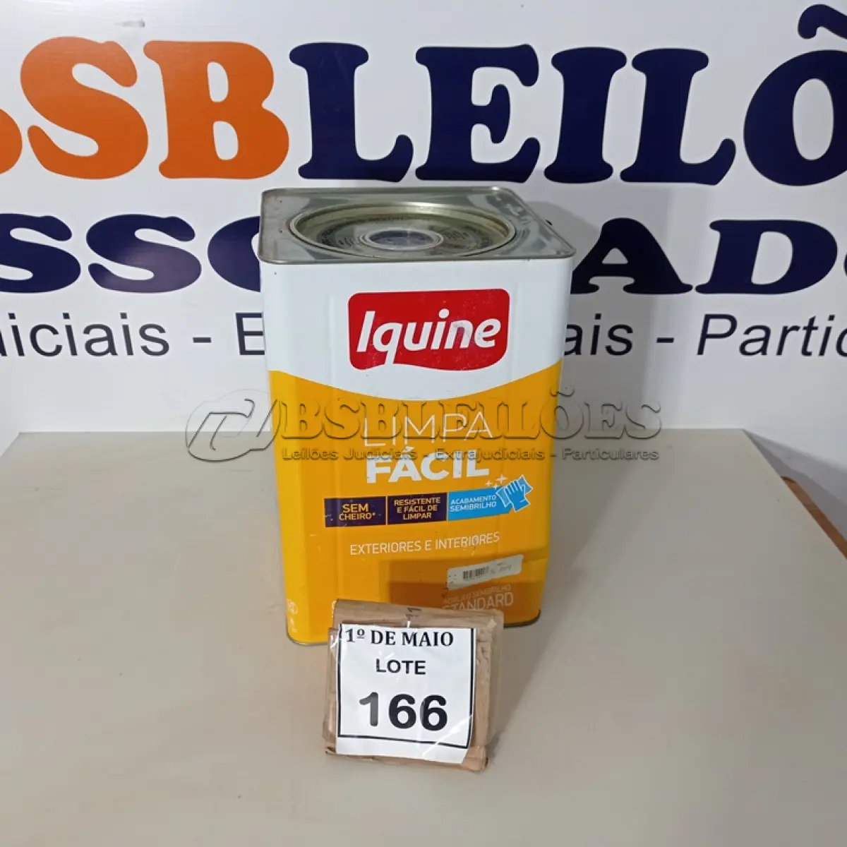 LOTE 166 - 01 LATA DE TINTA INTERIOR/EXTERIOR LIMPA FACIL DE 16/18L COR BASE C IQUINE. (NOVO) (NO ESTADO) ATENÇÃO! FAZER A VISITAÇÃO ANTES DE ARREMATAR, NÃO SABEMOS SE FUNCIONA. LEILÃO NÃO TEM GARANTIA E NEM DEVOLUÇÃO, SUJEITO A POSSÍVEIS AVARIAS VISÍVEIS/OCULTAS E/OU AUSÊNCIA DE COMPONENTES.