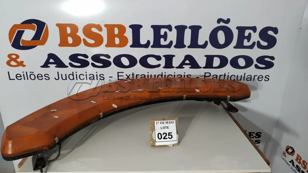 LOTE 025 - 01 SIRENE VEICULAR. (NO ESTADO) ATENÇÃO! FAZER A VISITAÇÃO ANTES DE ARREMATAR, NÃO SABEMOS SE FUNCIONA. LEILÃO NÃO TEM GARANTIA E NEM DEVOLUÇÃO, SUJEITO A POSSÍVEIS AVARIAS VISÍVEIS/OCULTAS E/OU AUSÊNCIA DE COMPONENTES.