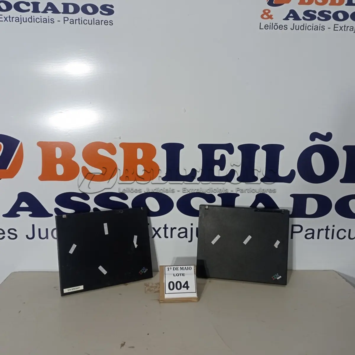LOTE 004 - 02 NOTEBOOKS MARCA IBM SEM CARREGADOR COM AVARIAS. (NO ESTADO) ATENÇÃO! FAZER A VISITAÇÃO ANTES DE ARREMATAR, NÃO SABEMOS SE FUNCIONA. LEILÃO NÃO TEM GARANTIA E NEM DEVOLUÇÃO, SUJEITO A POSSÍVEIS AVARIAS VISÍVEIS/OCULTAS E/OU AUSÊNCIA DE COMPONENTES.
