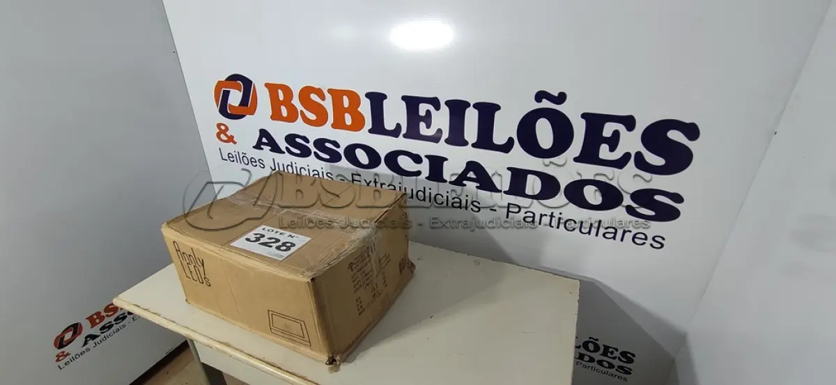 LOTE 328 - 40 - PAINEL LED 18W 22X22MM BIVOLT (NO ESTADO, NÃO SABEMOS SE FUNCIONA. LEILÃO NÃO TEM GARANTIA E NEM DEVOLUÇÃO, SUJEITO A POSSÍVEIS AVARIAS VISÍVEIS/OCULTAS E/OU AUSÊNCIA DE COMPONENTES)