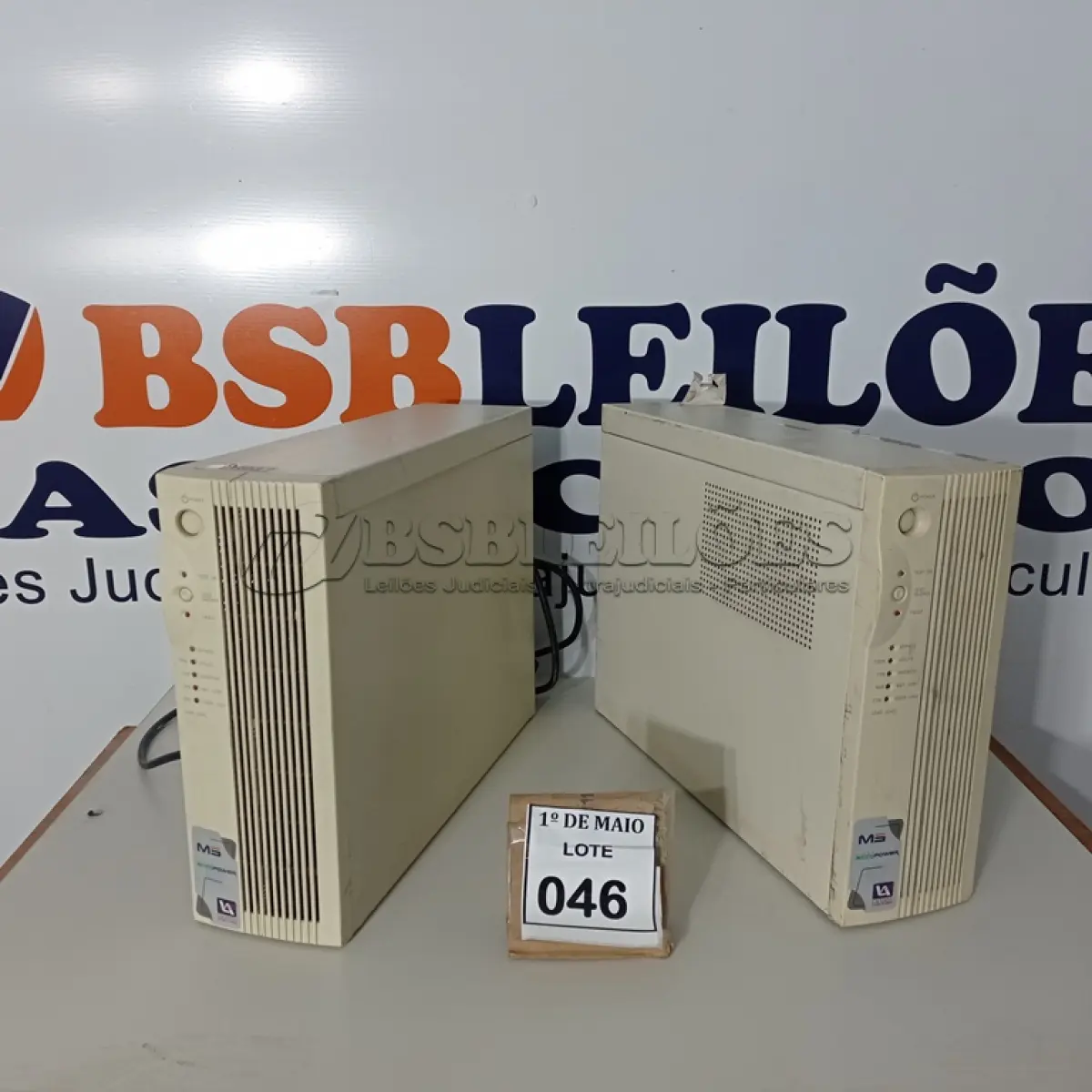 LOTE 046 - 02 ESTABILIZADORES 2000VA MS 110V. (NO ESTADO) ATENÇÃO! FAZER A VISITAÇÃO ANTES DE ARREMATAR, NÃO SABEMOS SE FUNCIONA. LEILÃO NÃO TEM GARANTIA E NEM DEVOLUÇÃO, SUJEITO A POSSÍVEIS AVARIAS VISÍVEIS/OCULTAS E/OU AUSÊNCIA DE COMPONENTES.