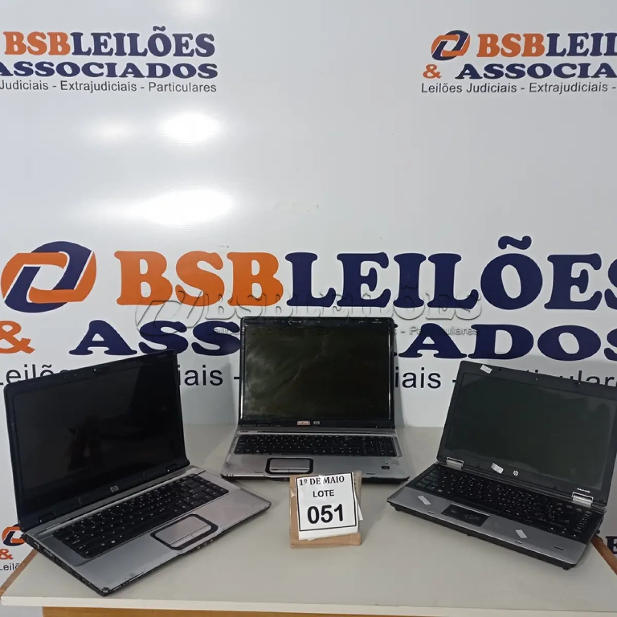 LOTE 051 - 03 NOTBOOKS PARA RETIRADA DE PEÇAS. (NO ESTADO) ATENÇÃO! FAZER A VISITAÇÃO ANTES DE ARREMATAR, NÃO SABEMOS SE FUNCIONA. LEILÃO NÃO TEM GARANTIA E NEM DEVOLUÇÃO, SUJEITO A POSSÍVEIS AVARIAS VISÍVEIS/OCULTAS E/OU AUSÊNCIA DE COMPONENTES.