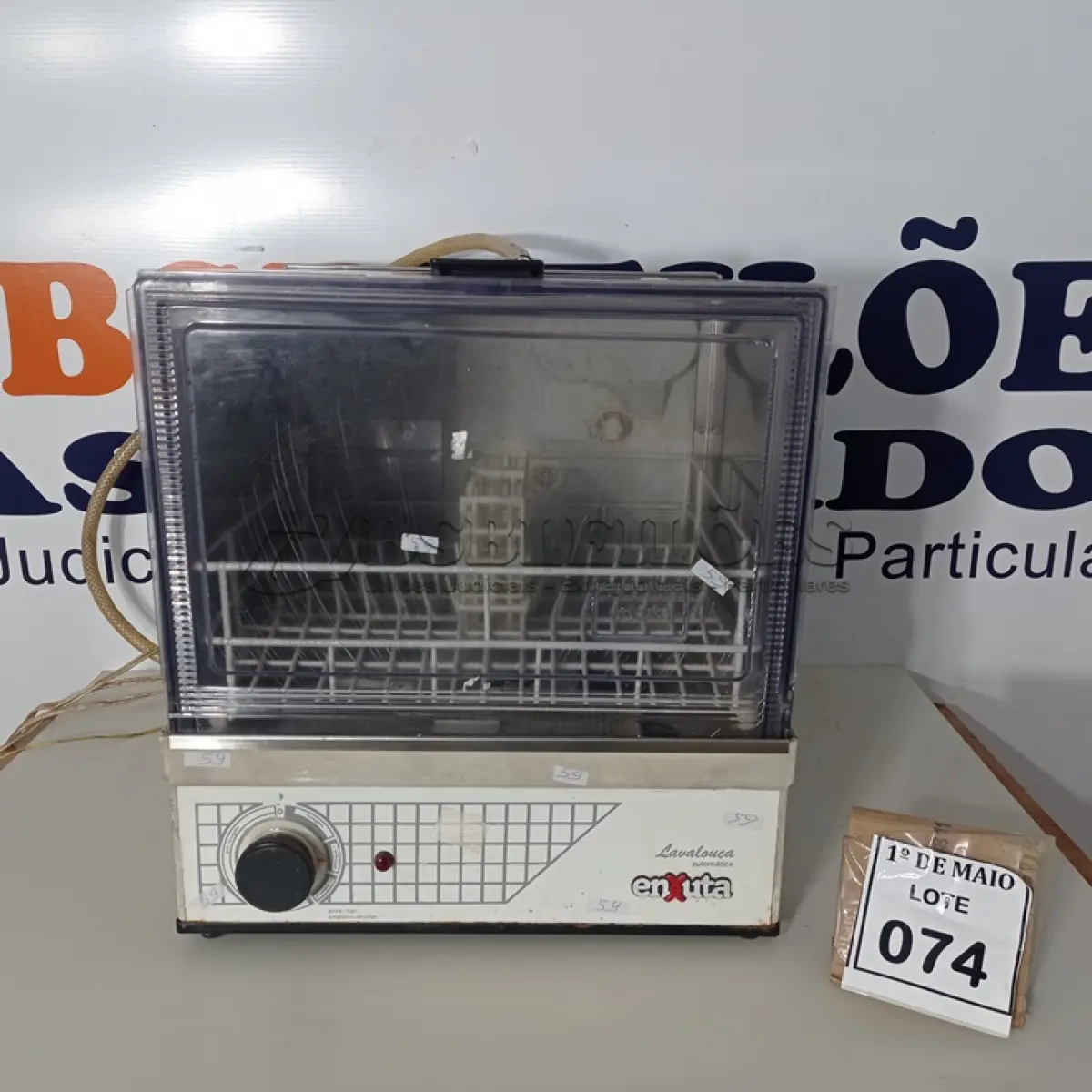 LOTE 074 - 01 LAVA LOUÇAS MARCA ENXUTA COM AVARIAS. (NO ESTADO) ATENÇÃO! FAZER A VISITAÇÃO ANTES DE ARREMATAR, NÃO SABEMOS SE FUNCIONA. LEILÃO NÃO TEM GARANTIA E NEM DEVOLUÇÃO, SUJEITO A POSSÍVEIS AVARIAS VISÍVEIS/OCULTAS E/OU AUSÊNCIA DE COMPONENTES.