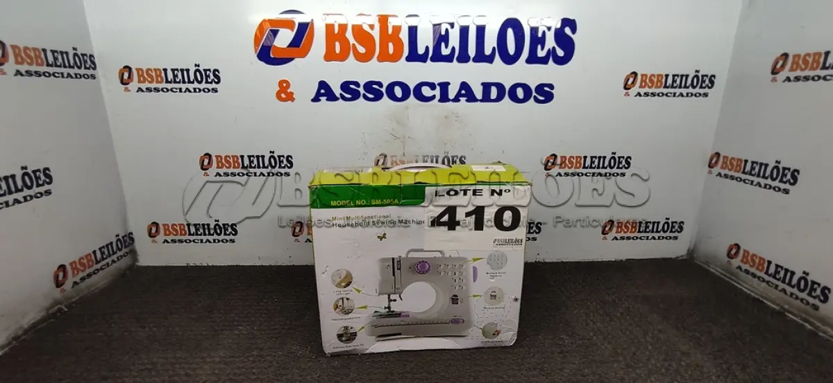 LOTE 410 - 01 - MÁQUINA DE COSTURA MULTIFUNCIONAL PORTÁTIL FACILITA SM-505A (NO ESTADO, NÃO SABEMOS SE FUNCIONA. LEILÃO NÃO TEM GARANTIA E NEM DEVOLUÇÃO, SUJEITO A POSSÍVEIS AVARIAS VISÍVEIS/OCULTAS E/OU AUSÊNCIA DE COMPONENTES)