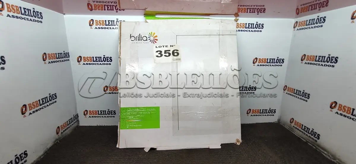 LOTE 356 - 01 - PAINEL LED DE EMBUTIR 40W 4000K 62X62CM NEUTRA 302235 BRILIA (NO ESTADO, NÃO SABEMOS SE FUNCIONA. LEILÃO NÃO TEM GARANTIA E NEM DEVOLUÇÃO, SUJEITO A POSSÍVEIS AVARIAS VISÍVEIS/OCULTAS E/OU AUSÊNCIA DE COMPONENTES)