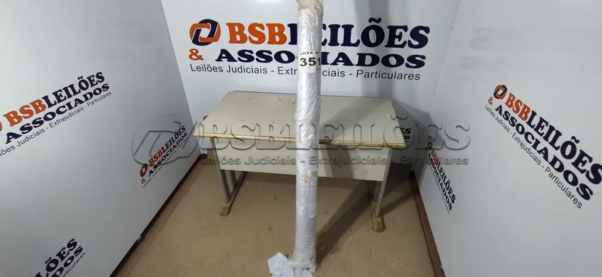 LOTE 351 - 01 - ROLO PLÁSTICO CRISTAL 0,15 50MT PLASTVINIL (NO ESTADO, NÃO SABEMOS SE FUNCIONA. LEILÃO NÃO TEM GARANTIA E NEM DEVOLUÇÃO, SUJEITO A POSSÍVEIS AVARIAS VISÍVEIS/OCULTAS E/OU AUSÊNCIA DE COMPONENTES)