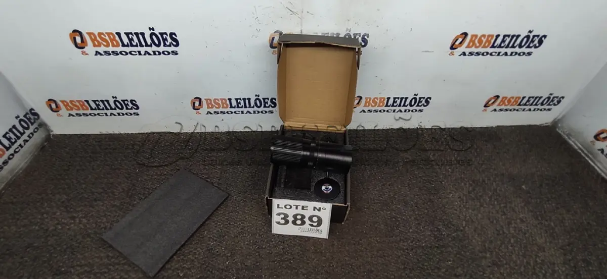 LOTE 389 - 01 - MOEDOR DE CAFÉ MANUAL COM PADRÃO RETICULADO DE AÇO INOXIDÁVEL AJUSTÁVEL EXTERNO (NO ESTADO, NÃO SABEMOS SE FUNCIONA. LEILÃO NÃO TEM GARANTIA E NEM DEVOLUÇÃO, SUJEITO A POSSÍVEIS AVARIAS VISÍVEIS/OCULTAS E/OU AUSÊNCIA DE COMPONENTES)