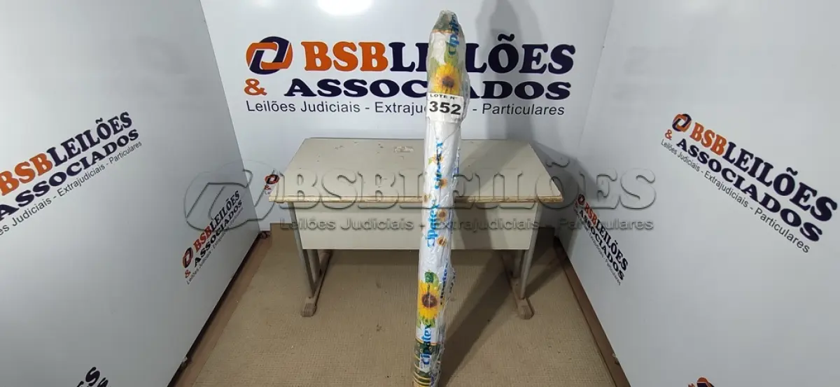 LOTE 352 - 01 - ROLO C/ 30MT - TOALHA DE MESA PVC TÉRMICA PLÁSTICA LARG 1,40M COR GIRASSOL (NO ESTADO, NÃO SABEMOS SE FUNCIONA. LEILÃO NÃO TEM GARANTIA E NEM DEVOLUÇÃO, SUJEITO A POSSÍVEIS AVARIAS VISÍVEIS/OCULTAS E/OU AUSÊNCIA DE COMPONENTES)