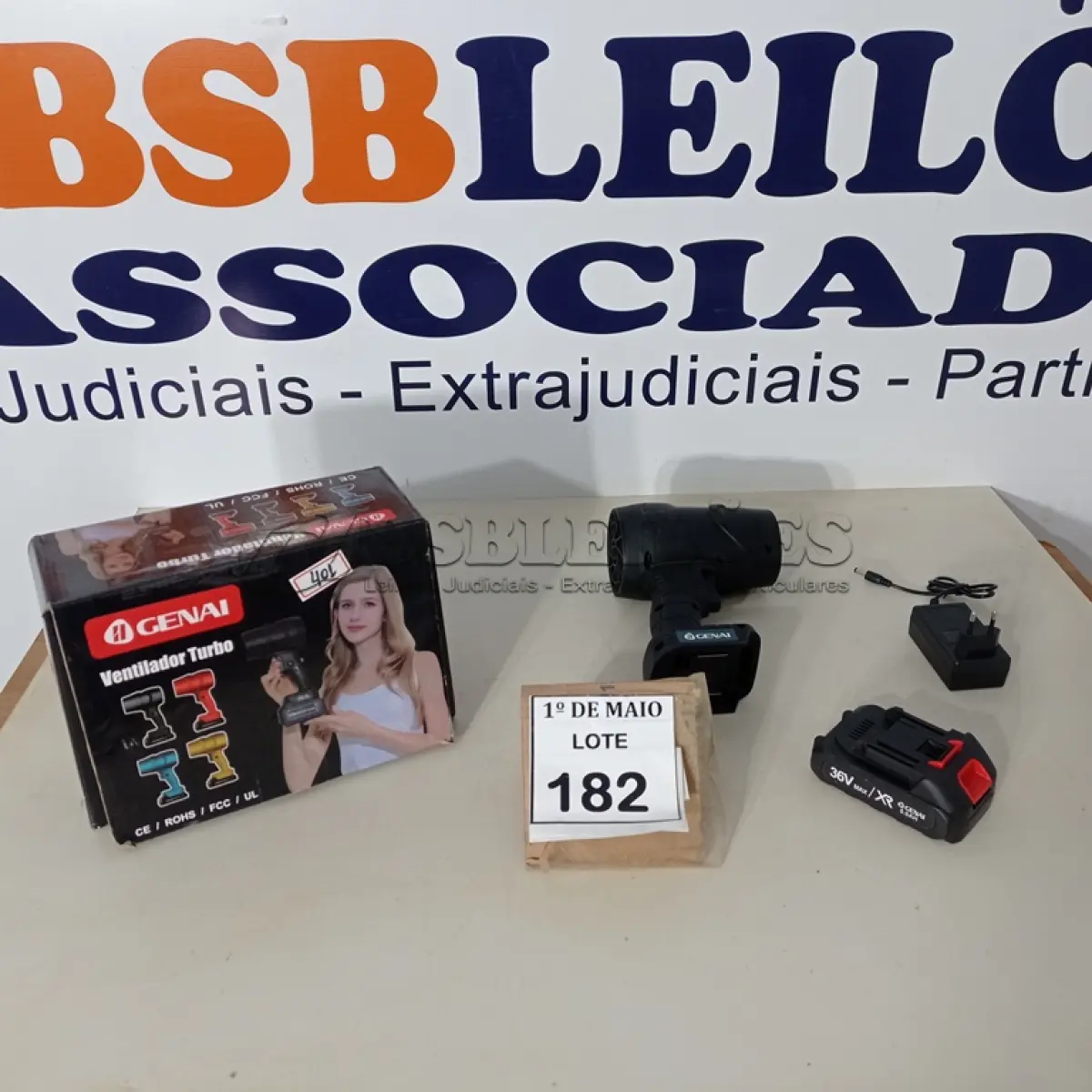 LOTE 182 - 01 VENTILADOR/ SOPRADOR TURBO DE 36V MARCA GENAI COM CARREGADOR.  (NO ESTADO) ATENÇÃO! FAZER A VISITAÇÃO ANTES DE ARREMATAR, NÃO SABEMOS SE FUNCIONA. LEILÃO NÃO TEM GARANTIA E NEM DEVOLUÇÃO, SUJEITO A POSSÍVEIS AVARIAS VISÍVEIS/OCULTAS E/OU AUSÊNCIA DE COMPONENTES.