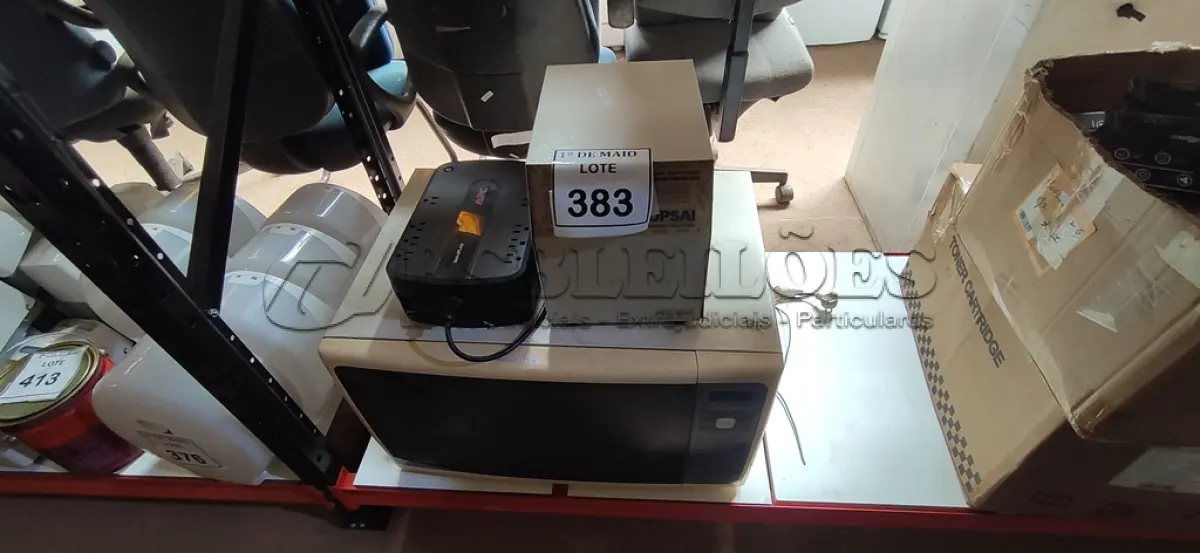 LOTE 383 - 01 MICRO-ONDAS S/ PRATO, 01 TRANSFORMADOR E 01 NOBREAK. (NO ESTADO) ATENÇÃO! FAZER A VISITAÇÃO ANTES DE ARREMATAR, NÃO SABEMOS SE FUNCIONA. LEILÃO NÃO TEM GARANTIA E NEM DEVOLUÇÃO, SUJEITO A POSSÍVEIS AVARIAS VISÍVEIS/OCULTAS E/OU AUSÊNCIA DE COMPONENTES.