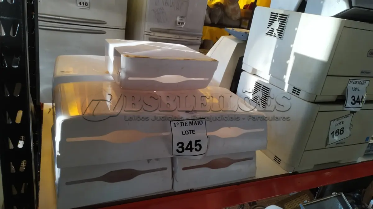 LOTE 345 - 09 DISPENSES PARA PAPEL MARCA GRAN. (NO ESTADO) ATENÇÃO! FAZER A VISITAÇÃO ANTES DE ARREMATAR, NÃO SABEMOS SE FUNCIONA. LEILÃO NÃO TEM GARANTIA E NEM DEVOLUÇÃO, SUJEITO A POSSÍVEIS AVARIAS VISÍVEIS/OCULTAS E/OU AUSÊNCIA DE COMPONENTES.