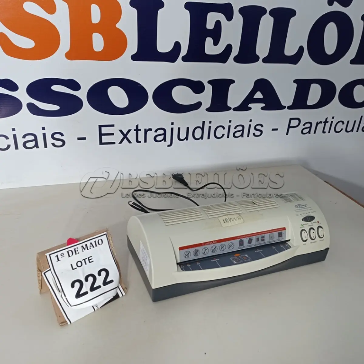 LOTE 222 - 01 PLASTIFICADORA MODELO 2401 110V. (NO ESTADO) ATENÇÃO! FAZER A VISITAÇÃO ANTES DE ARREMATAR, NÃO SABEMOS SE FUNCIONA. LEILÃO NÃO TEM GARANTIA E NEM DEVOLUÇÃO, SUJEITO A POSSÍVEIS AVARIAS VISÍVEIS/OCULTAS E/OU AUSÊNCIA DE COMPONENTES.