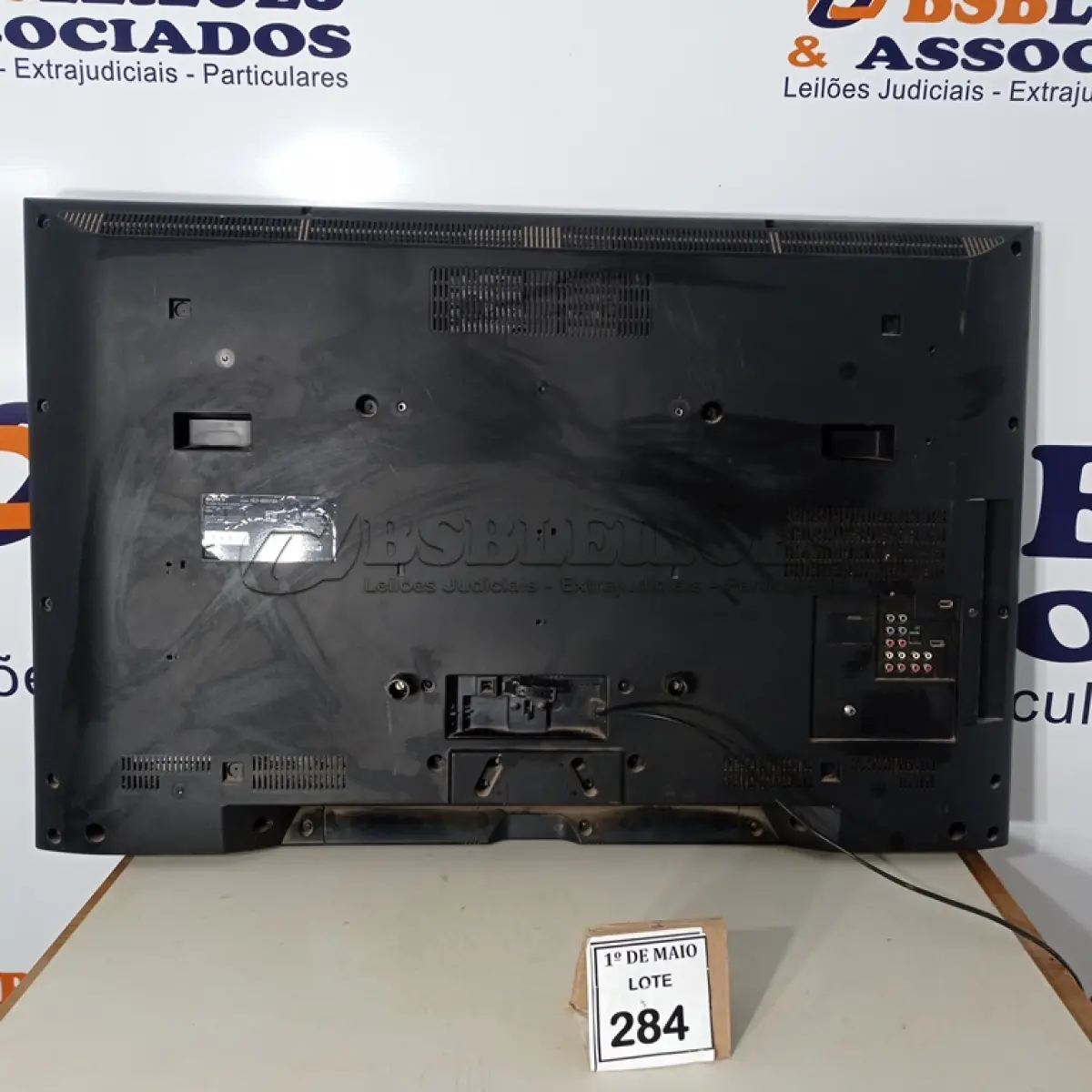 LOTE 284 - 01 TV 46’’ COM AVARIAS MARCA SONY. (NO ESTADO) ATENÇÃO! FAZER A VISITAÇÃO ANTES DE ARREMATAR, NÃO SABEMOS SE FUNCIONA. LEILÃO NÃO TEM GARANTIA E NEM DEVOLUÇÃO, SUJEITO A POSSÍVEIS AVARIAS VISÍVEIS/OCULTAS E/OU AUSÊNCIA DE COMPONENTES.