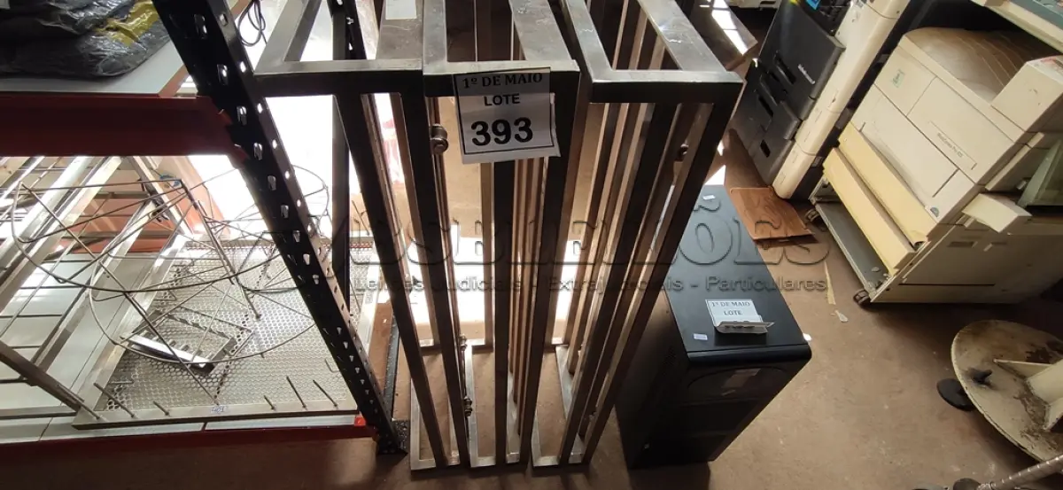 LOTE 393 - 03 SUPORTES PARA MÁQUINA DE LAVAR LOUÇA INDUSTRIAL EM INOX. (NO ESTADO) ATENÇÃO! FAZER A VISITAÇÃO ANTES DE ARREMATAR, NÃO SABEMOS SE FUNCIONA. LEILÃO NÃO TEM GARANTIA E NEM DEVOLUÇÃO, SUJEITO A POSSÍVEIS AVARIAS VISÍVEIS/OCULTAS E/OU AUSÊNCIA DE COMPONENTES.