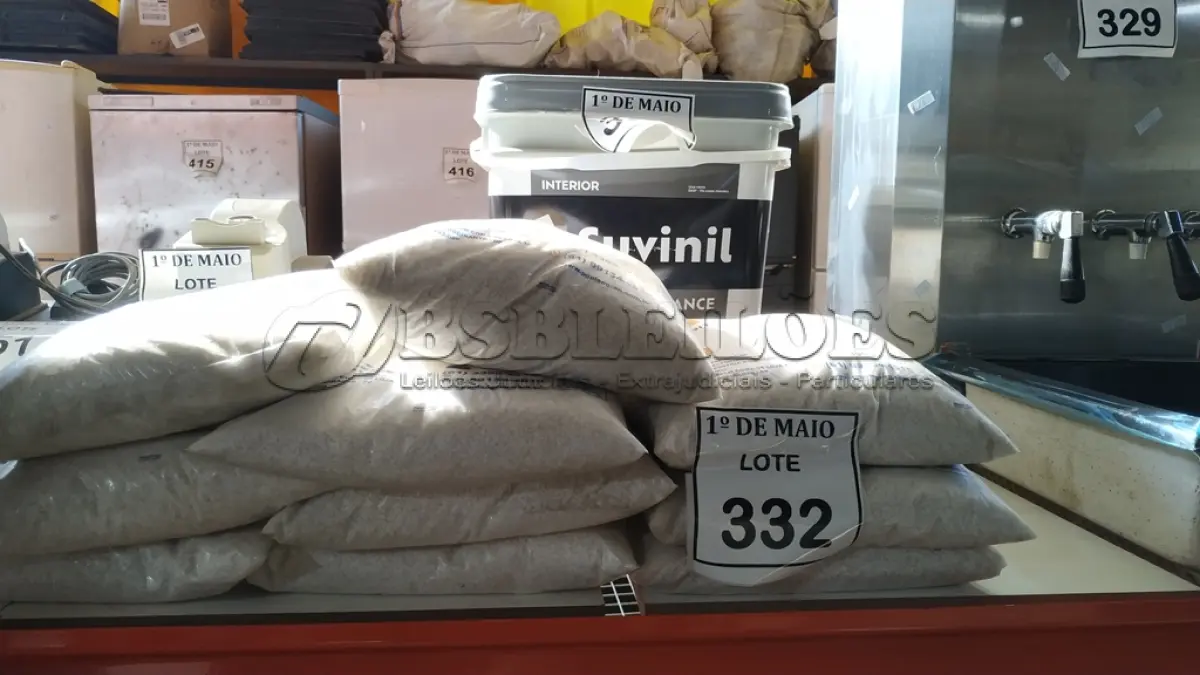 LOTE 332 - 10 PACOTES DE GRANITINA/08 PARA GRAFIADO COM 4KG CADA. (NO ESTADO) ATENÇÃO! FAZER A VISITAÇÃO ANTES DE ARREMATAR, NÃO SABEMOS SE FUNCIONA. LEILÃO NÃO TEM GARANTIA E NEM DEVOLUÇÃO, SUJEITO A POSSÍVEIS AVARIAS VISÍVEIS/OCULTAS E/OU AUSÊNCIA DE COMPONENTES.