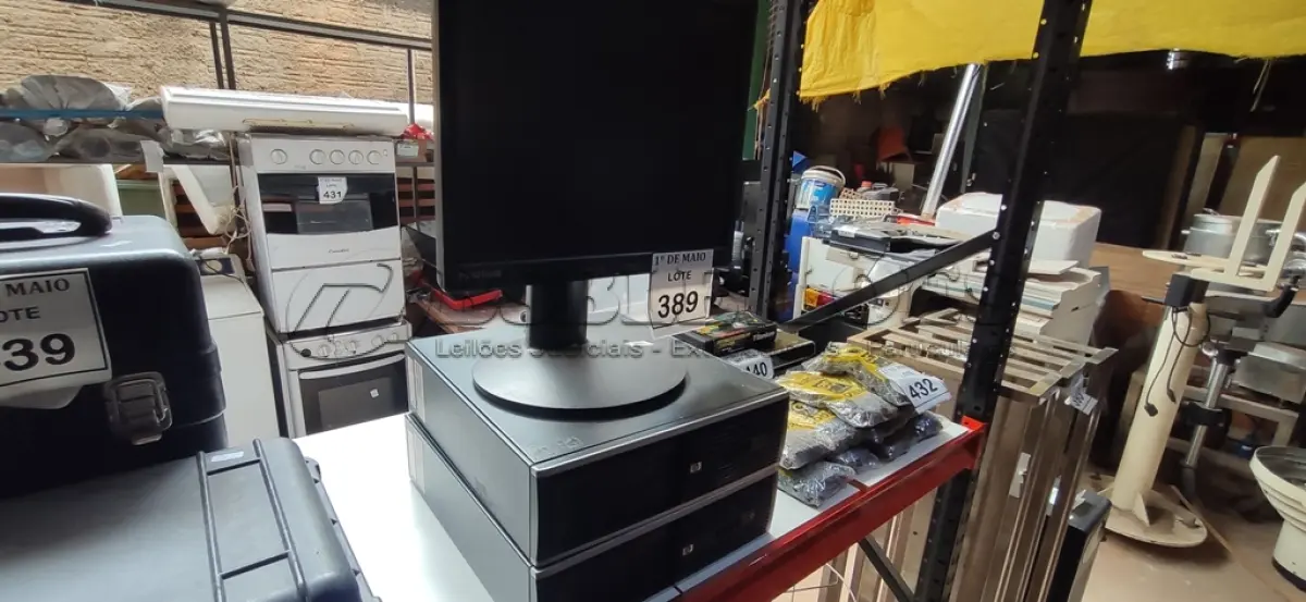 LOTE 389 - 02 CPUS MARCA HP PARA RETIRADA DE PEÇAS E 01 MONITOR MARCA POSITIVO. (NO ESTADO) ATENÇÃO! FAZER A VISITAÇÃO ANTES DE ARREMATAR, NÃO SABEMOS SE FUNCIONA. LEILÃO NÃO TEM GARANTIA E NEM DEVOLUÇÃO, SUJEITO A POSSÍVEIS AVARIAS VISÍVEIS/OCULTAS E/OU AUSÊNCIA DE COMPONENTES.