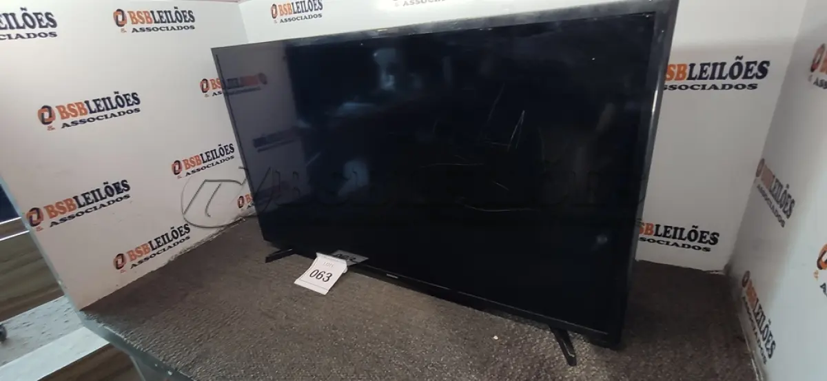 LOTE 063 - 01 TELEVISÃO SAMSUNG 40” UN40J5200AG (NO ESTADO EM QUE SE ENCONTRA. SUJEITO A AVARIAS OCULTAS/VISÍVEIS.) AV9410Y