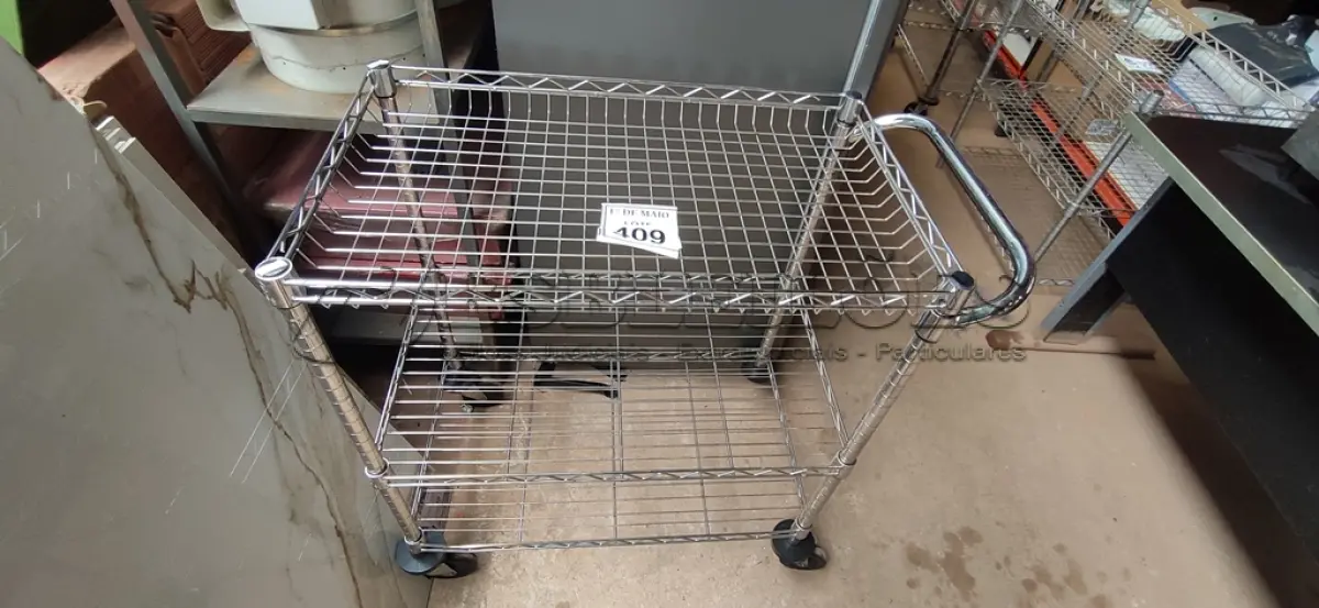 LOTE 409 - 01 CARRINHO PARA TRANSPORTE 03 BANDEJAS. (NO ESTADO) ATENÇÃO! FAZER A VISITAÇÃO ANTES DE ARREMATAR, NÃO SABEMOS SE FUNCIONA. LEILÃO NÃO TEM GARANTIA E NEM DEVOLUÇÃO, SUJEITO A POSSÍVEIS AVARIAS VISÍVEIS/OCULTAS E/OU AUSÊNCIA DE COMPONENTES.