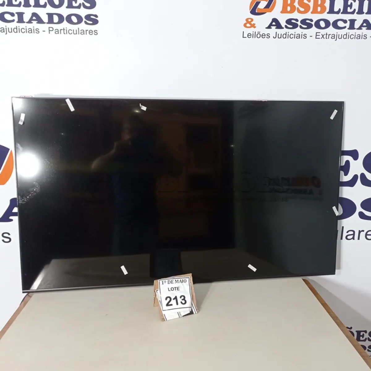 LOTE 213 - 01 TV 50’’ MARCA SAMSUNG COM AVARIAS. (NO ESTADO) ATENÇÃO! FAZER A VISITAÇÃO ANTES DE ARREMATAR, NÃO SABEMOS SE FUNCIONA. LEILÃO NÃO TEM GARANTIA E NEM DEVOLUÇÃO, SUJEITO A POSSÍVEIS AVARIAS VISÍVEIS/OCULTAS E/OU AUSÊNCIA DE COMPONENTES.