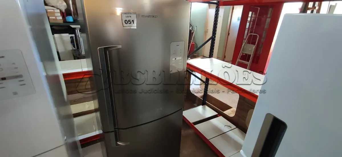 LOTE 051 - 01 GELADEIRA BRASTEMP 220V. (NO ESTADO EM QUE SE ENCONTRA. SUJEITO A AVARIAS OCULTAS/VISÍVEIS.) BF8538S